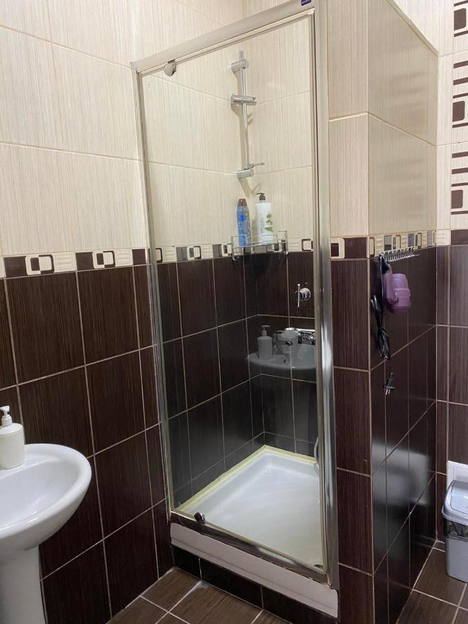2 Bedroom Apartment On Tomashivskogo Street 7 Lviv Ngoại thất bức ảnh