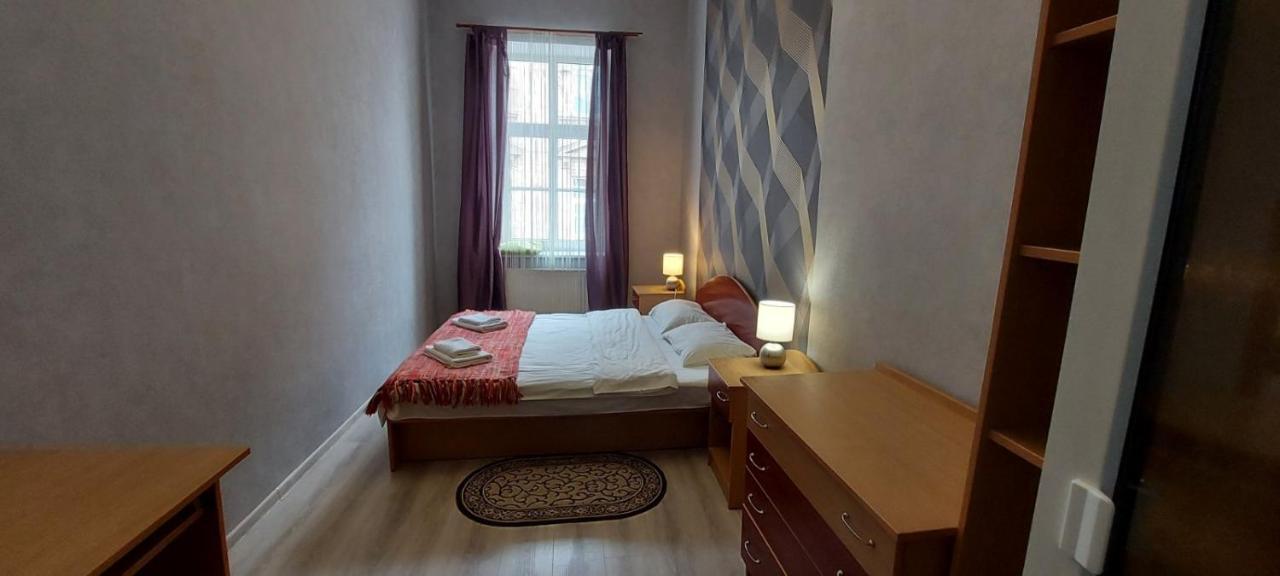 2 Bedroom Apartment On Tomashivskogo Street 7 Lviv Ngoại thất bức ảnh